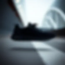 Sleek silhouette of Puma Anzarun Lite in black